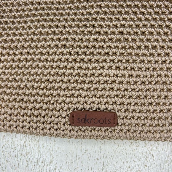 NWT Sakroots Owl Crochet Fold-Over Crossbody –Tan Pink & Blue & Tassels - Picture 7 of 8